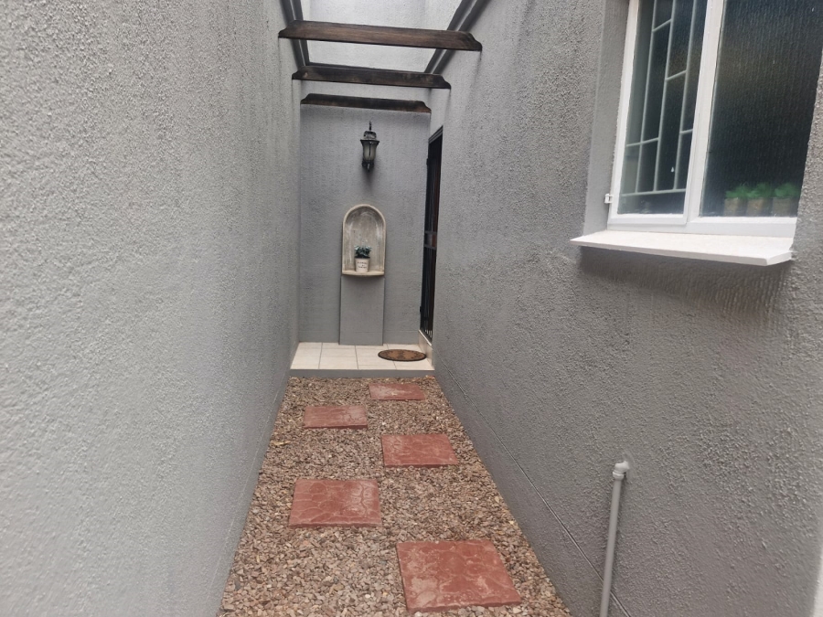 4 Bedroom Property for Sale in Keidebees Northern Cape